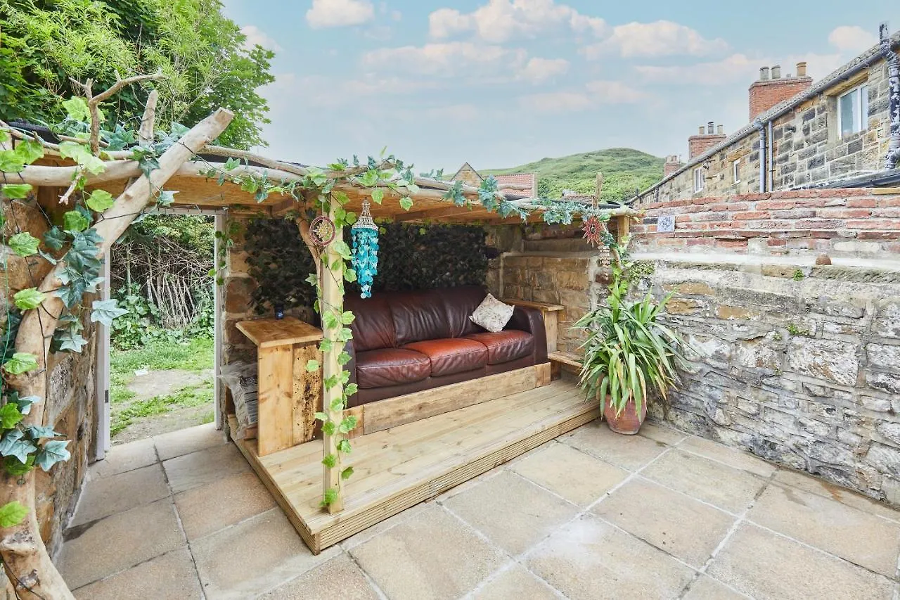 Poets Cottage Skinningrove Великобритания